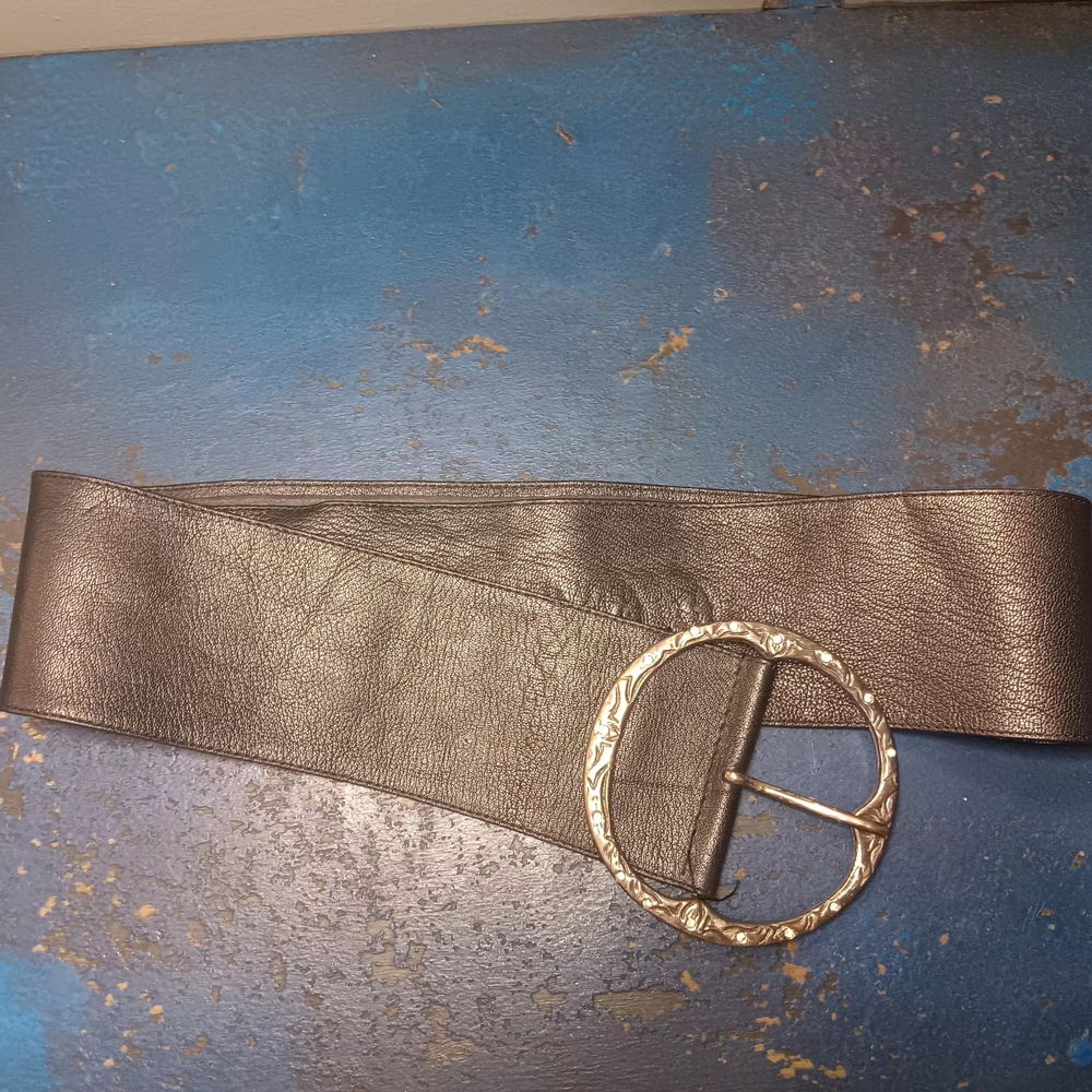 Chic Black Leather Belt with Ornate Silver Buckle